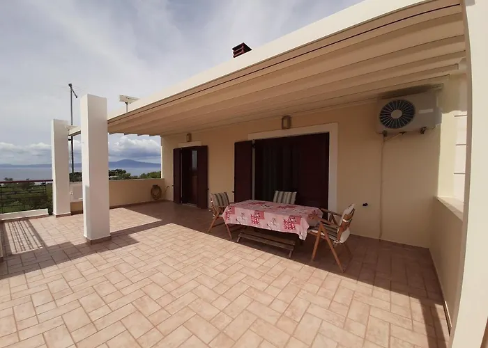 Avia, House With Privillaged View, 100 Meters From The Sea Holiday home