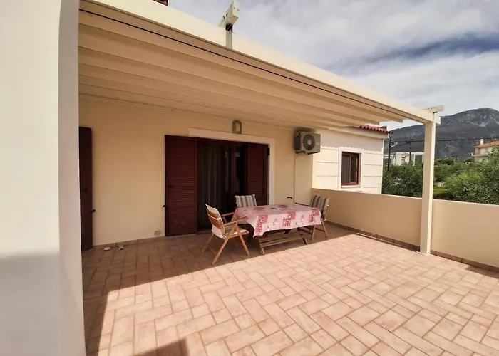 Avia, House With Privillaged View, 100 Meters From The Sea