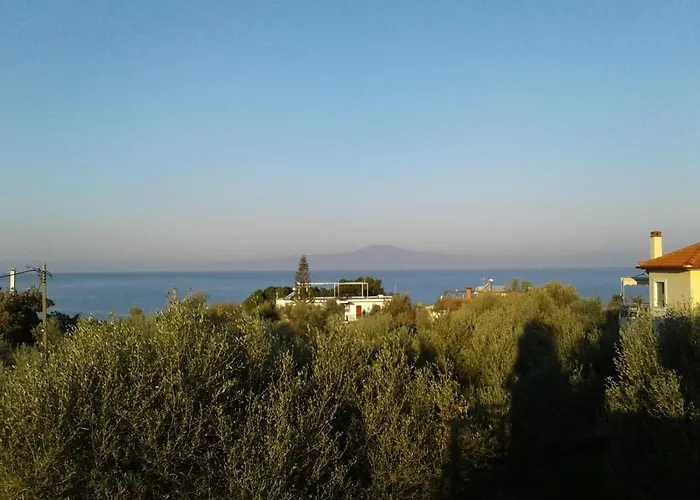 Avia, House With Privillaged View, 100 Meters From The Sea Holiday home *