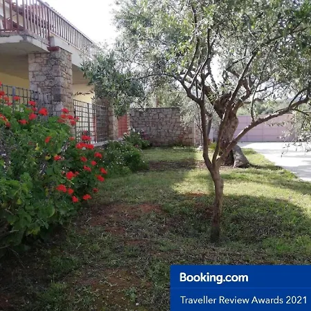 Сasa de vacaciones Avia, House With Privillaged View, 100 Meters From The Sea