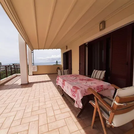 Avia, House With Privillaged View, 100 Meters From The Sea Сasa de vacaciones *