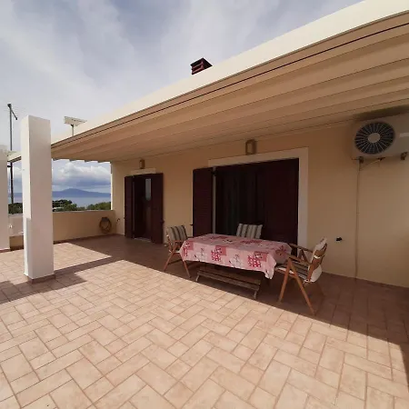 Avia, House With Privillaged View, 100 Meters From The Sea Сasa de vacaciones