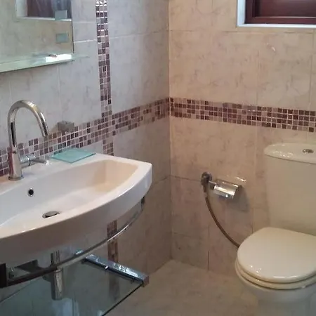 Avia, House With Privillaged View, 100 Meters From The Sea *