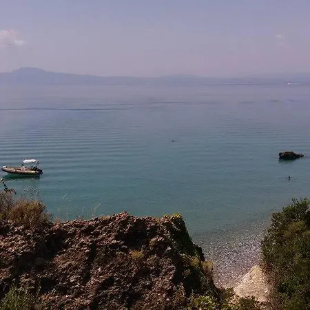 Avia, House With Privillaged View, 100 Meters From The Sea Сasa de vacaciones *