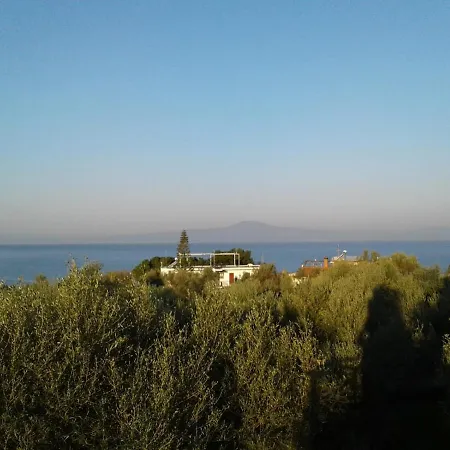 Avia, House With Privillaged View, 100 Meters From The Sea Сasa de vacaciones *