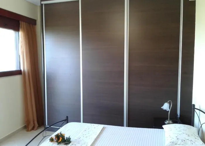 αβία,σπίτι με προνομιακή θέα, 100 μέτρα από τη θάλασσα